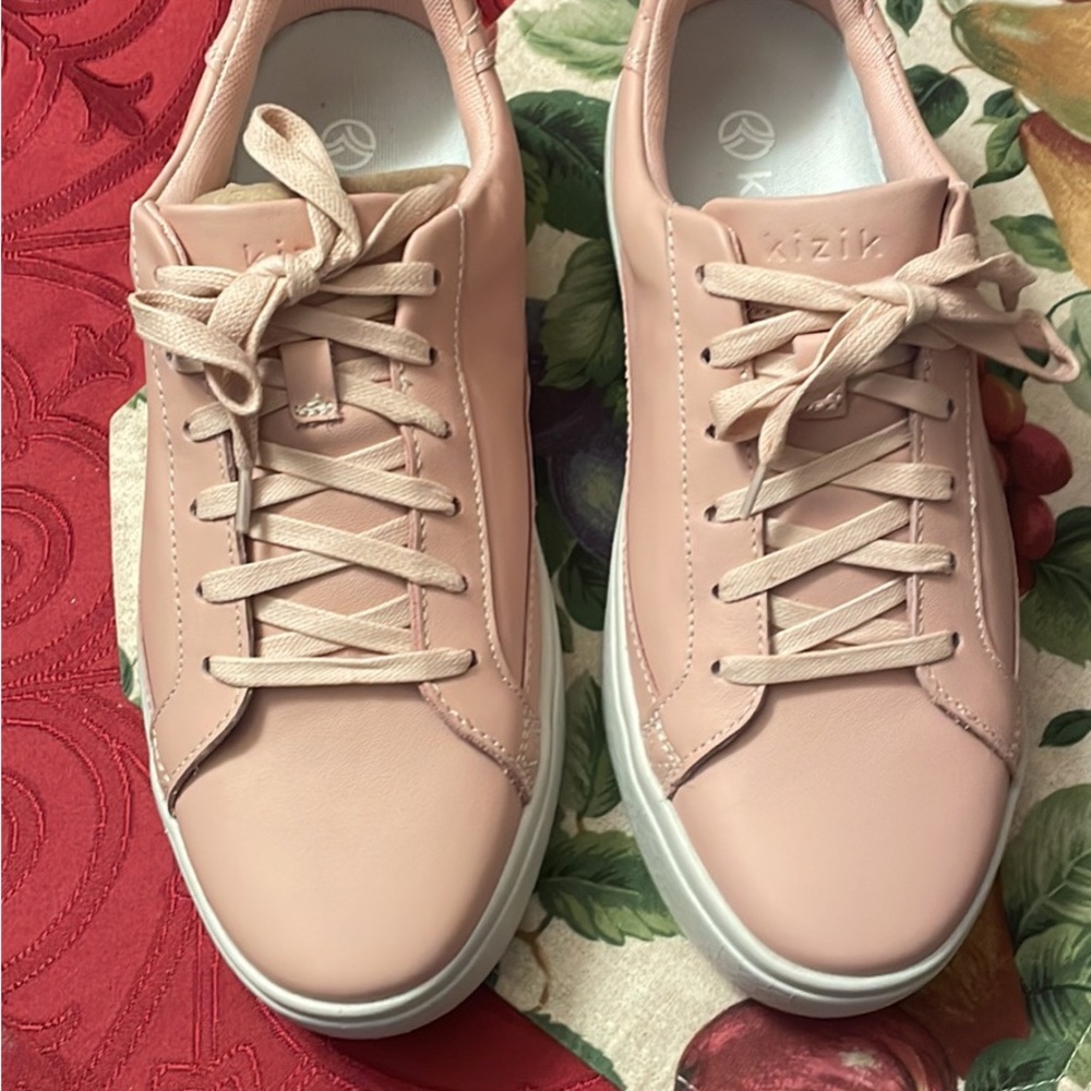Kizik Blush Pink Las Vegas Hands-Free
